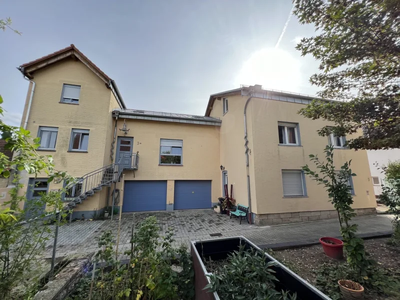 Gesamtansicht - Haus kaufen in Kerzenheim - Großzügiges Ein- bis Zweifamilienhaus