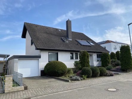  - Haus kaufen in Flörsheim-Dalsheim - Großes Einfamilienhaus in Toplage