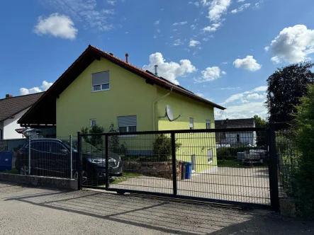 Außenansicht - Haus kaufen in Worms - Gepflegtes Haus mit Garten und Garage