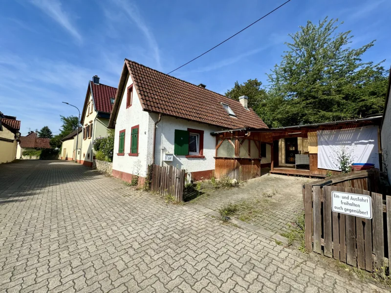 Außenaufnahmen  - Haus kaufen in Ottersheim - Kleines Haus, großes Grundstück