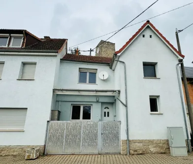 Titelbild - Haus kaufen in Nierstein / Schwabsburg - Einfamilienhaus mit kleinem Garten