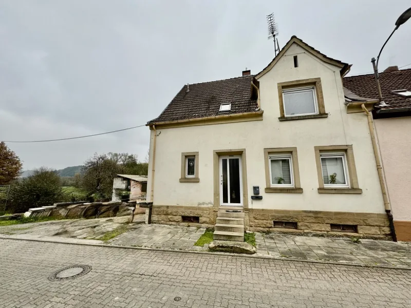 Titelbild - Haus kaufen in Lohnweiler - Doppelhaushälfte mit Balkon