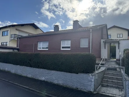 Ansicht - Haus kaufen in Osthofen - Einfamilienhaus in begehrter Lage