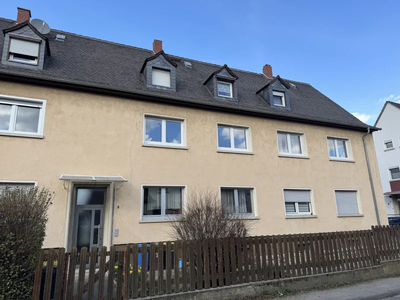 Straßenansicht - Wohnung kaufen in Worms / Rheindürkheim - Helle Zwei-Zimmer-Eigentumswohnung