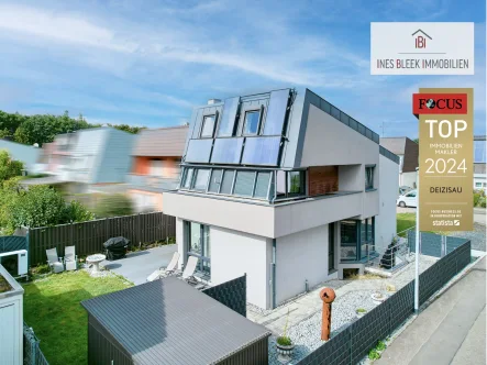 Hausansicht - Haus kaufen in Baltmannsweiler - ENERGETISCH SANIERT, EXTRAVAGANT UND MODERN