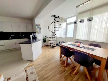Küchen/Essbereich - Wohnung kaufen in Kleinostheim - Moderne Wohnung mit eigenem Garten