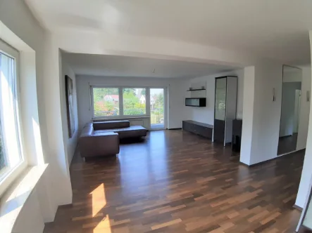 Wohn-/Esszimmer - Wohnung mieten in Hösbach - Stilvolle Familienwohnung mit Ausblick oder WOHNEN+BÜRO