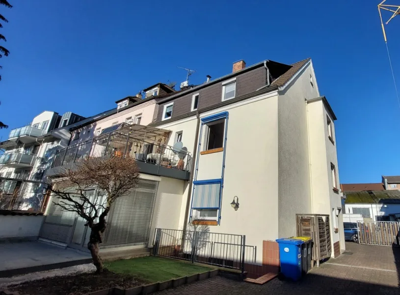 Rück-Ansicht  - Haus kaufen in Aschaffenburg / Damm - Gepflegtes 3-FMH in guter Lage