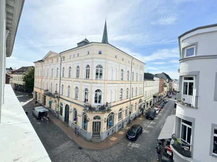 Ansicht Puschkinstraße 47 - Laden/Einzelhandel mieten in Schwerin - Aus der Hof-Apotheke wird ein/e...