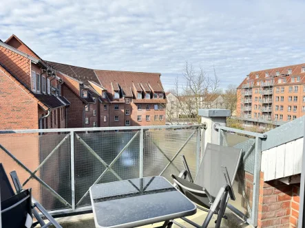 Aussicht Balkon SüdWest - Wohnung mieten in Schwerin - Weststadt Dachgeschoss Mühlentwiete Balkon