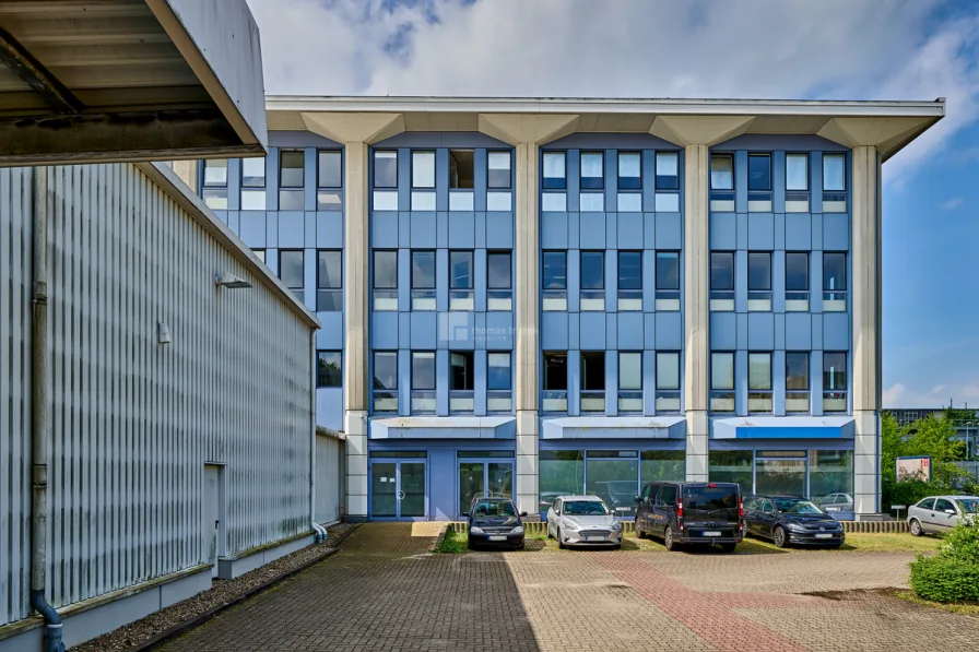 Die Ansicht von Nord-Osten - Büro/Praxis mieten in Schwerin - Perfekte Lage, vielfältige Möglichkeiten: Mieten Sie Ihre 146 m² Bürofläche