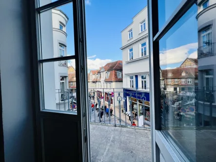 Die Puschkinstraße - Wohnung mieten in Schwerin - Altstadtwohnung mit Dom- und Marktplatzblick – Ihr neues Zuhause wartet!