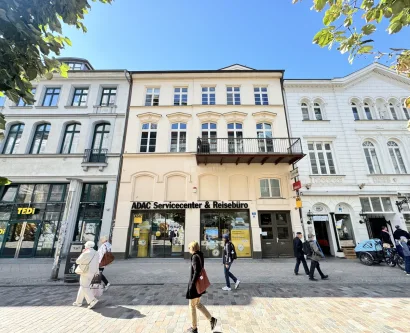 Die Ansicht gegenüber der Alten Post - Büro/Praxis mieten in Schwerin - Repräsentatives Büro im Herzen Schwerins am Pfaffenteich