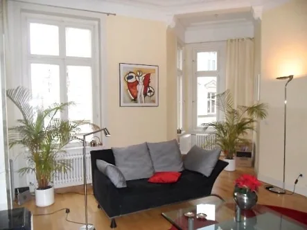 Das schöne Wohnzimmer - Wohnung mieten in Schwerin - Gründerzeit am Pfaffenteich 3-Zimmer in der bel étage mit Pfaffenteichsicht und Balkon mit Domblick