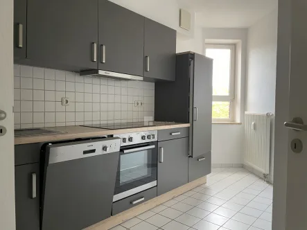 Die Einbauküche - Wohnung mieten in Schwerin - Neue Küche Neuer Fußboden 3 Zimmer 1.Obergeschoss Balkon Mühlentwiete