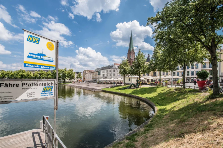 Der Pfaffenteich Südufer unweit - Wohnung kaufen in Schwerin - Eigentumswohnung am Pfaffenteich