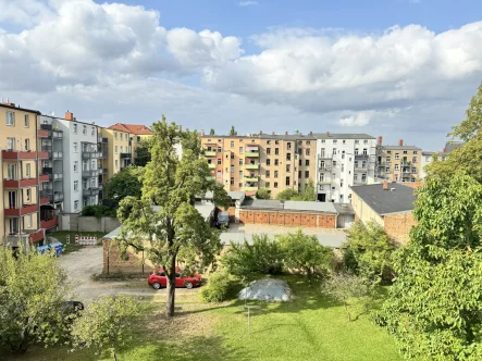 Die Aussicht ins Grüne nach Norden - Wohnung mieten in Schwerin - Helle 2-Zimmer-Wohnung in der beliebten Paulsstadt, Schwerin