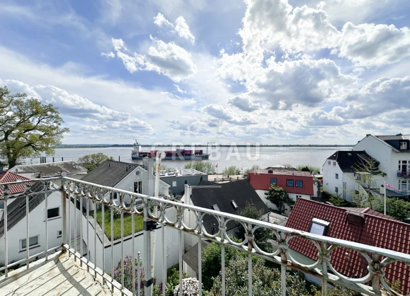 Elbblick, Elbblick, Elbblick! - Haus kaufen in Hamburg - Top-Elbblick: Sanierungsbedürftiges Einfamilienhaus, anfahrbar und mit Garten, im Treppenviertel!