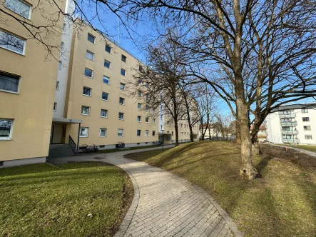 Aussenansicht - Wohnung mieten in München - Erstbezug nach Sanierung - Modernisiertes 1-Zimmer-Apartment in ruhiger Lage mit Westterrasse