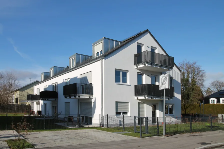 Aussenansicht - Wohnung mieten in Gauting - Moderne 2-Zimmerwohnung mit Küche, schickem Bad und Balkon