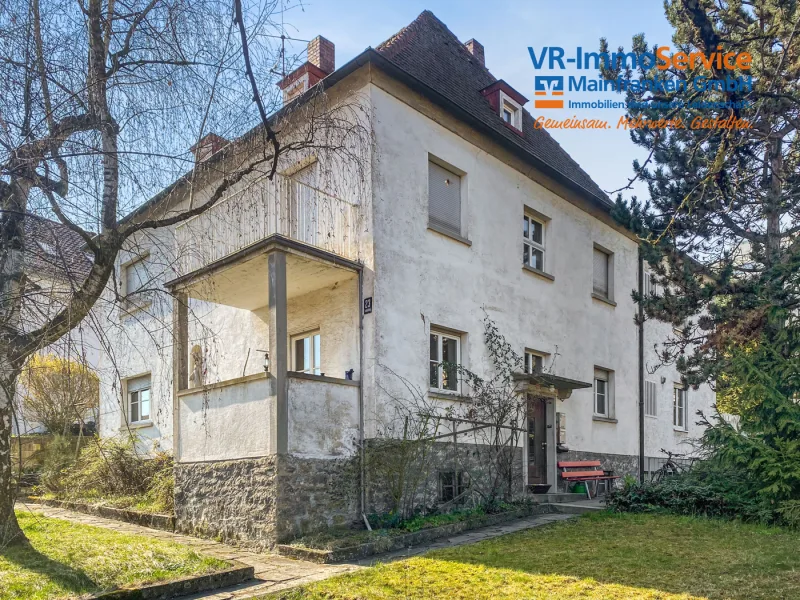 Titelbild - Haus kaufen in Würzburg - 2-Familienhaus unterhalb der Uni-Klinik
