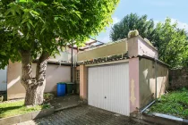 Garage und Terrasse