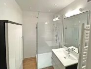 Modernes Badezimmer