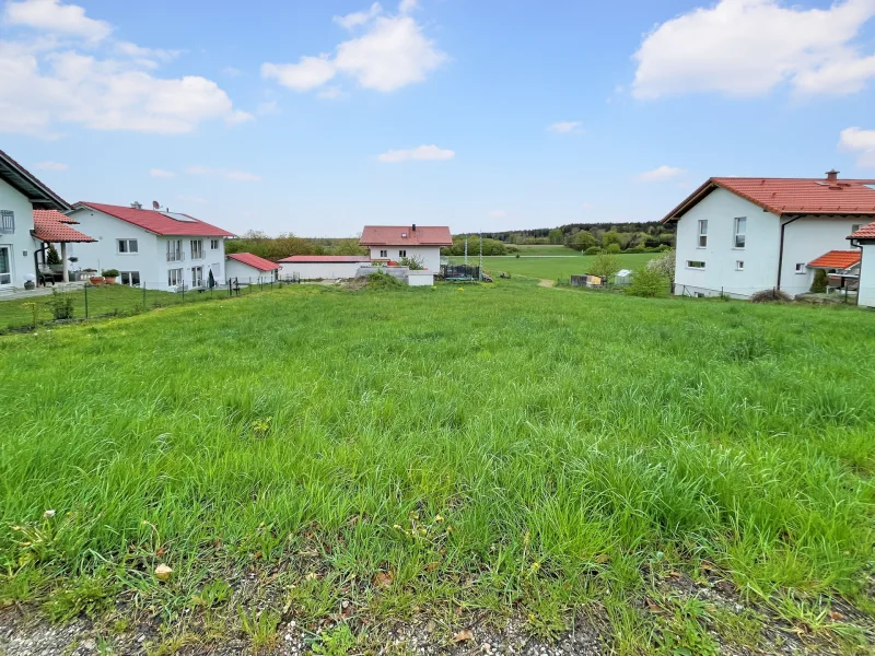 Bild Grundstück - Grundstück kaufen in Starnberg - Hanfeld: Grundstück in ländlicher Lage mit gültigem Bebauungsplan für Doppelhaus