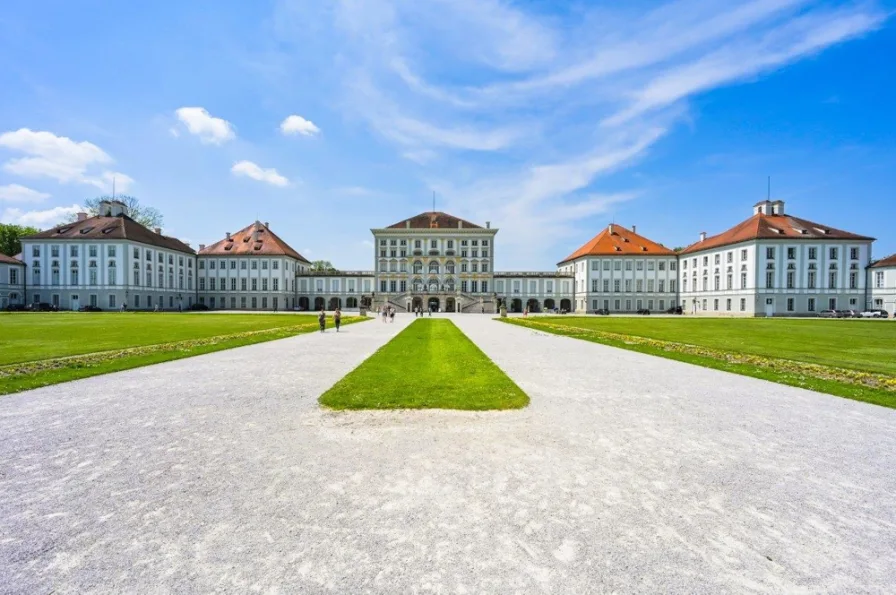 Schloss Nymphenburg - Wohnung kaufen in München / Nymphenburg - Die "PERLE" der Stadt. Charmante Penthaus Immobilie in Top-Lage  "Hirschgartenallee"