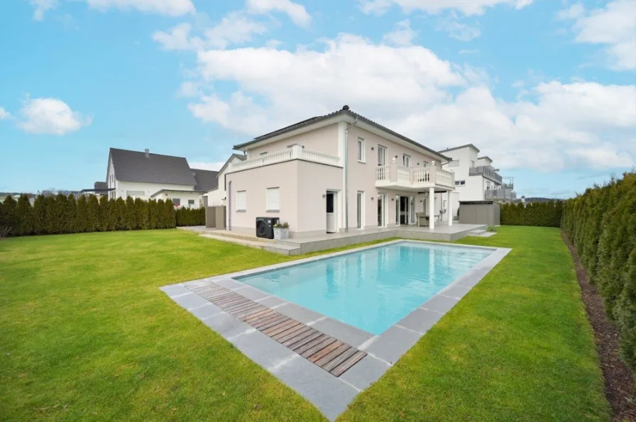 Haus mit Garten und Pool aus SW - Haus kaufen in Altenmünster - Exklusive Villa mit zeitloser Eleganz. Ihr neues Zuhause erwartet Sie!