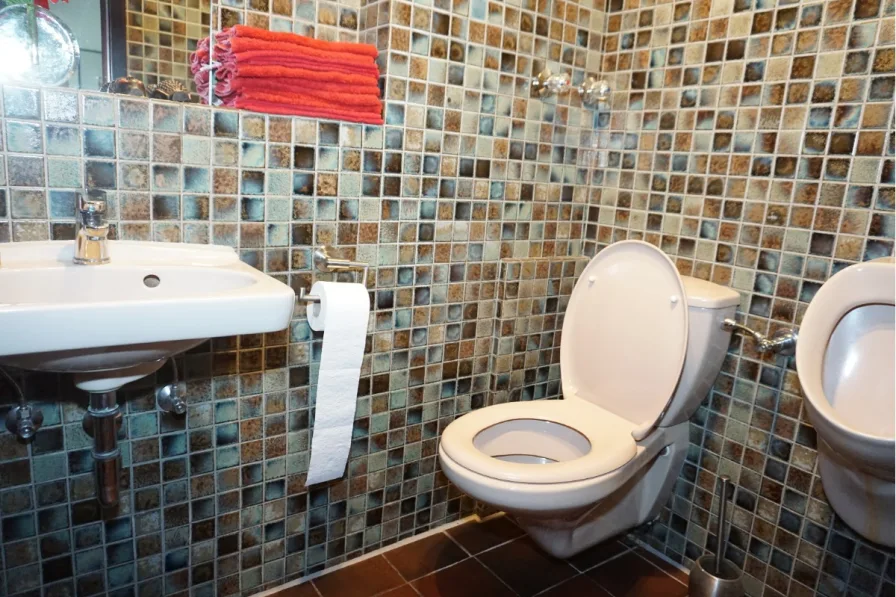 Gäste- WC mit Urinal