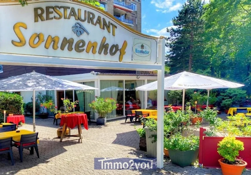 Eingangsbereich/Frontansicht - Gastgewerbe/Hotel kaufen in Krefeld - Restaurant mit Bundeskegelbahn, Wintergarten und Terrasse in Top-Lage in Krefeld! Schnell zuschlagen