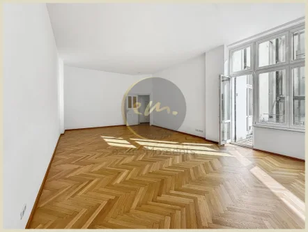 Wohnen - Wohnung kaufen in Berlin - Absolut zentral und ruhig gelegen: Toller Altbau, sonnige Ausrichtung mit Balkon und Aufzug...