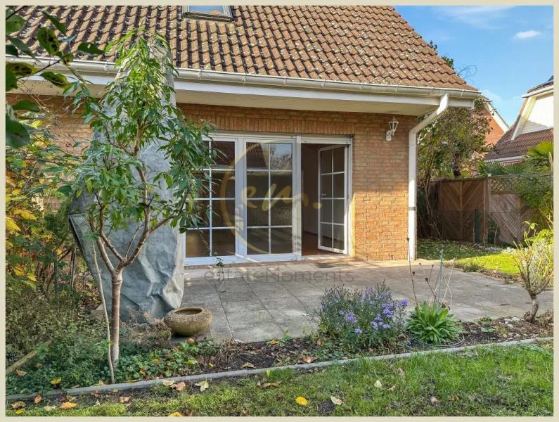 Außenaufnahme (Gebäudeansicht) - Haus kaufen in Großbeeren - Doppelhaushälfte in Großbeeren: Bezugsfrei und familienfreundlich...