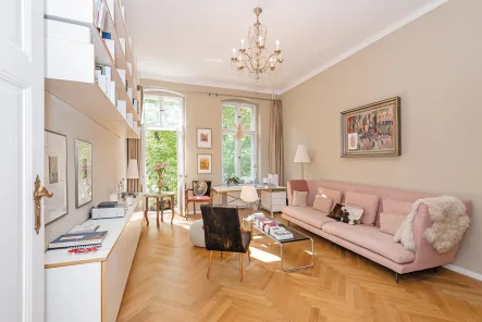 Wohnzimmer - Wohnung kaufen in Berlin-Mitte - Einzigartige Eleganz zum Verlieben: Exklusive Wohnung in stilvoller Perfektion mit Designer-Mobiliar