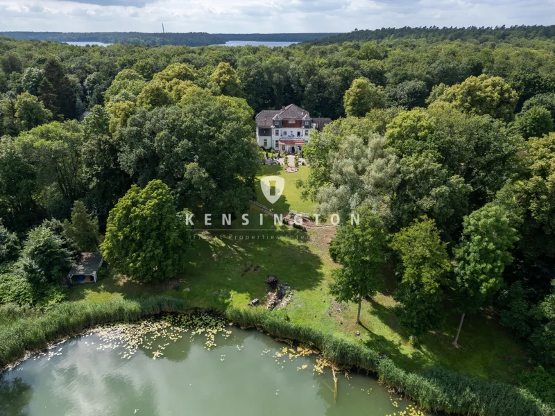 Traumhafte Lage - Haus kaufen in Stechlin - Ein Meisterwerk des englischen Jugendstils: Das einzigartige Herrenhaus mit privatem Seezugang