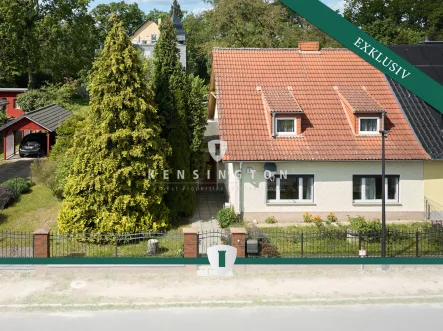 Charmante Doppelhaushälfte - Haus kaufen in Hohen Neuendorf - Charmante Doppelhaushälfte mit großem Potential und einem Paradies für Gartenliebhaber