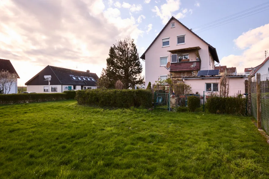  - Haus kaufen in Leutenbach - "FRÜHLINGSERWACHEN"Mehrfamilienhaus mit pompösen Grundstück - 2 Wohnungen ab Juni frei