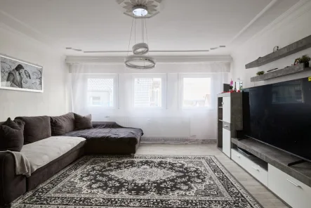 helles Wohnzimmer - Wohnung kaufen in Korb - Perfekte 3-Zimmer-Wohnung mit Balkon und Stellplatz!