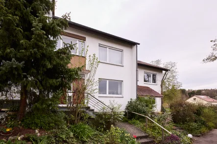 Aussenansicht - Haus kaufen in Winnenden - Geräumiges Reihenmittelhaus im Dornröschenschlaf mit großem Potenzial!