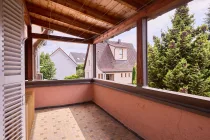 Balkon hinter der Villa