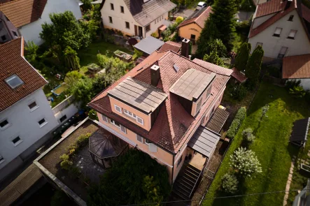 Drohnenfoto - Haus kaufen in Kirchheim am Neckar - Schöne Villa aus den 30iger-Jahren mit Charme zur sofortigen Übernahme