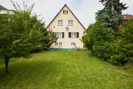 Garten - Haus kaufen in Stuttgart / Vaihingen - Einfamilienhaus in begehrter Lage von Stuttgart-Vaihingen – Viel Potenzial für Ihr Traumhaus!