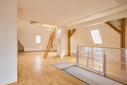 Wohnung - Wohnung kaufen in Stuttgart / Untertürkheim - Größte Wohnung in Untertürkheim. Exklusive Maisonette mit 180 m² Wohnfläche.