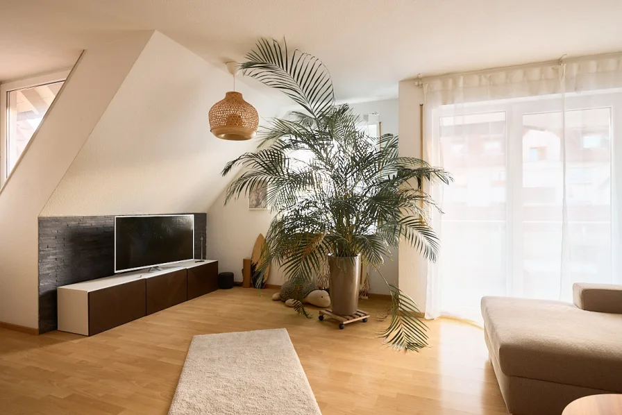 heller Wohnbereich - Wohnung kaufen in Korb - "Moderne 3-Zimmer-Wohnung in begehrter Lage von Korb – Balkon und Stellplatz inklusive!"