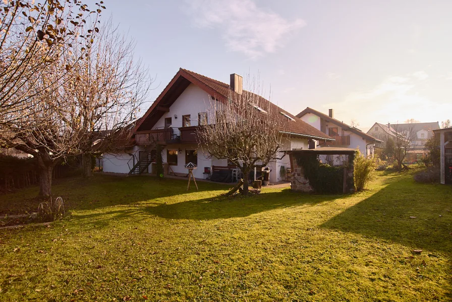 Aussenansicht - Haus kaufen in Eberstadt - freistehendes Einfamilienhaus mit Einliegerwohnung in schöner Lage und großem Grundstück