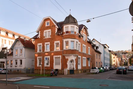 Hausansicht 2 - Wohnung kaufen in Stuttgart / Feuerbach - "Einzigartige 2,5-Zimmer-Loftwohnung in historischem Altbau mit fantastischer Aussicht"