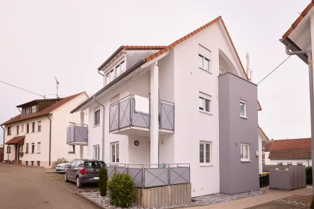  - Wohnung kaufen in Winnenden / Hertmannsweiler - Charmante 2-Zimmer-Wohnung in ruhiger Lage – Ideal im gepflegten 5-Fam.-Haus! Eigennutz oder Anlage!