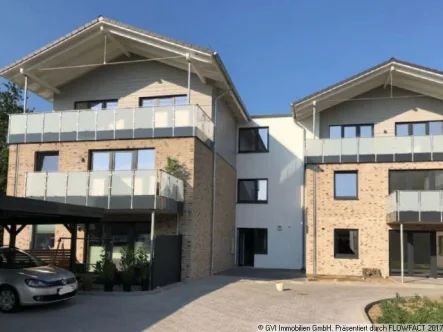 Hausansicht - Wohnung mieten in Schwentinental - Penthouse mit zwei Dachterrassen, Stellplatz und Aufzug in Schwentinental