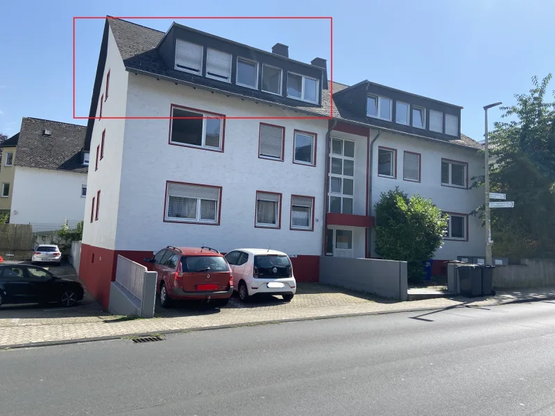 Straßenansicht - Wohnung kaufen in Koblenz - Helle und freundliche 3-ZKB Dachgeschoss Wohnung in Koblenz-Güls